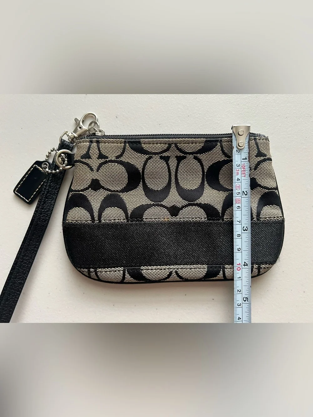 Coach classic signature